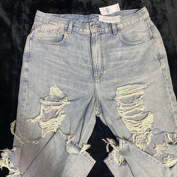 American Eagle Outfitters Blue Mom Jeans Light Wash - Picture 7 of 16